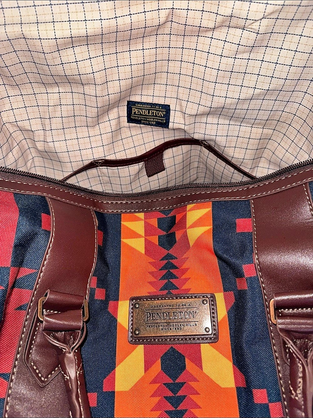 Pendleton Spider Rock Rolling Duffel Red & Black - Picture 5 of 7